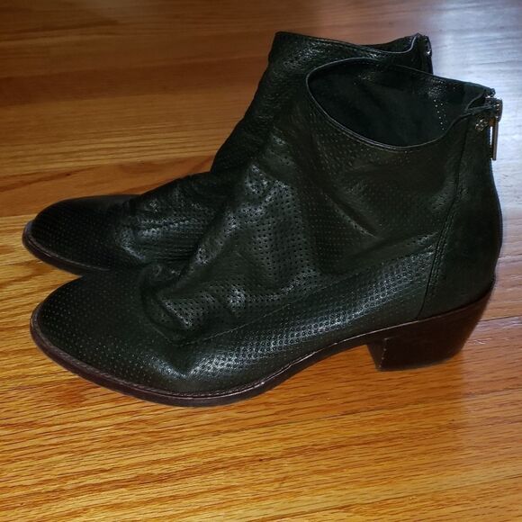 ISOLA Black Leather ankle boots - Picture 3 of 7